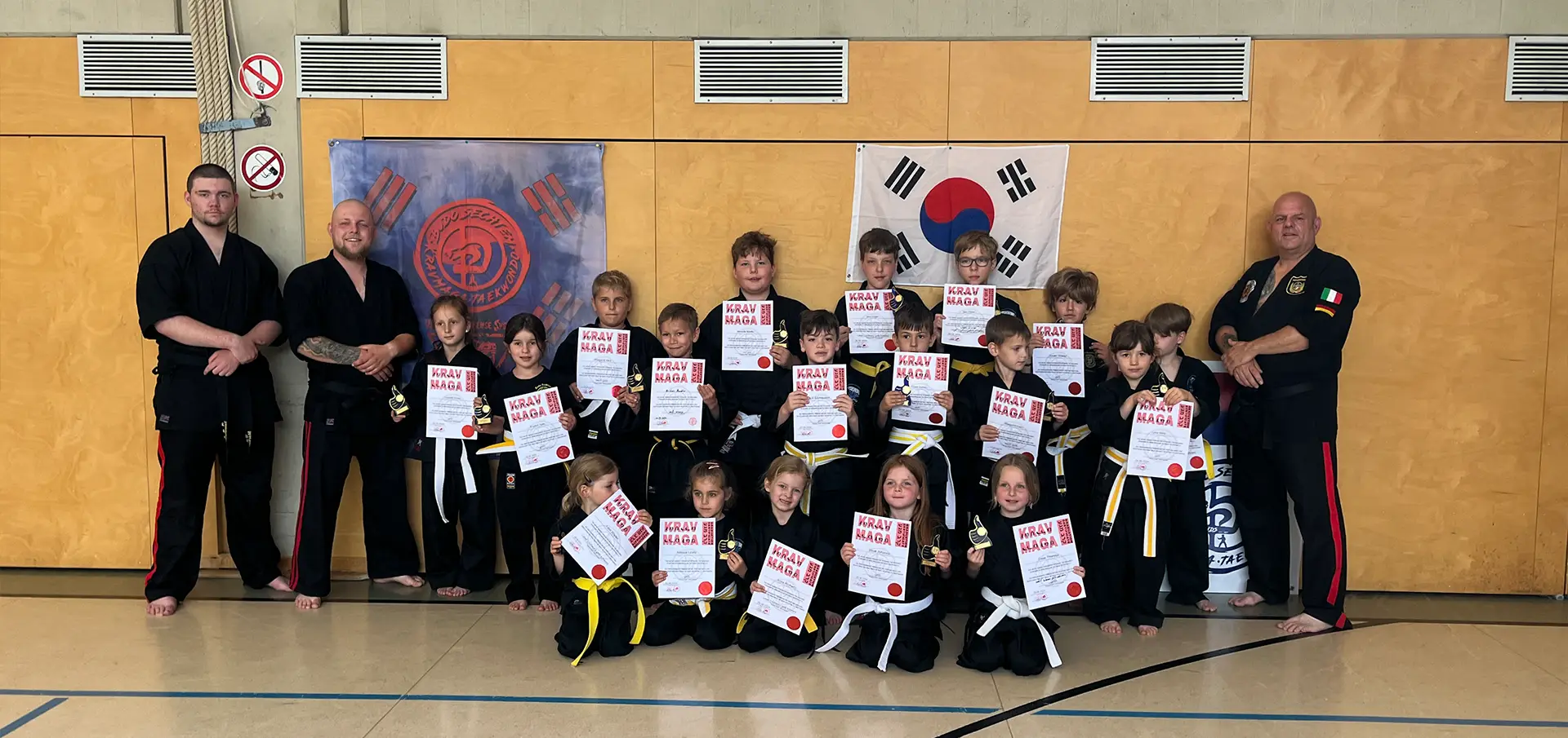 Budo Sechtem - 2 Kup-Prüfung des Jahres 2022 im Taekwondo - Gruppenfoto - Sliderbild