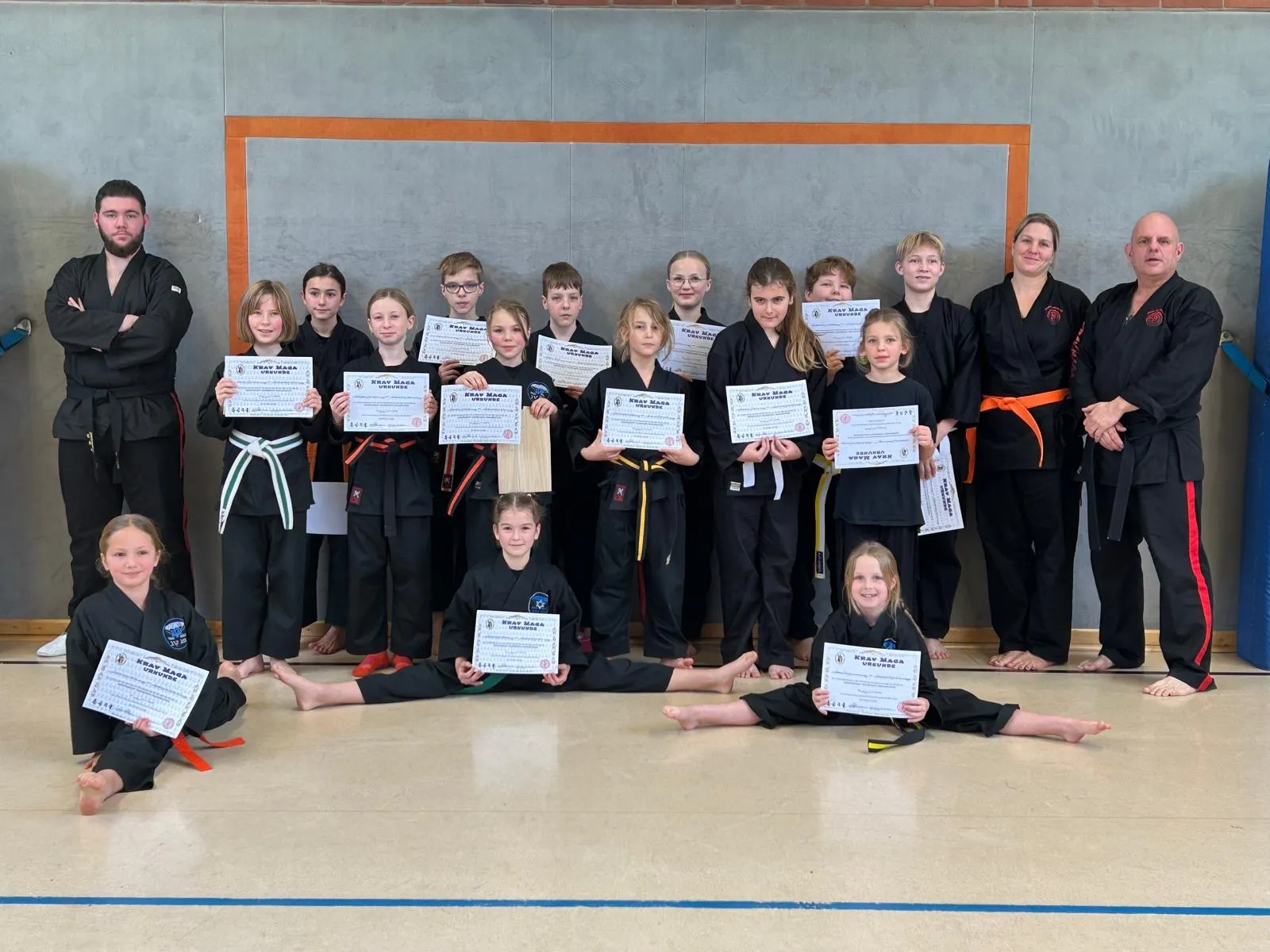 Gruppenfoto-Budo-Sechtem-Bornheim-Prüfung-Kinder-Krav-Maga-Dezember-2024