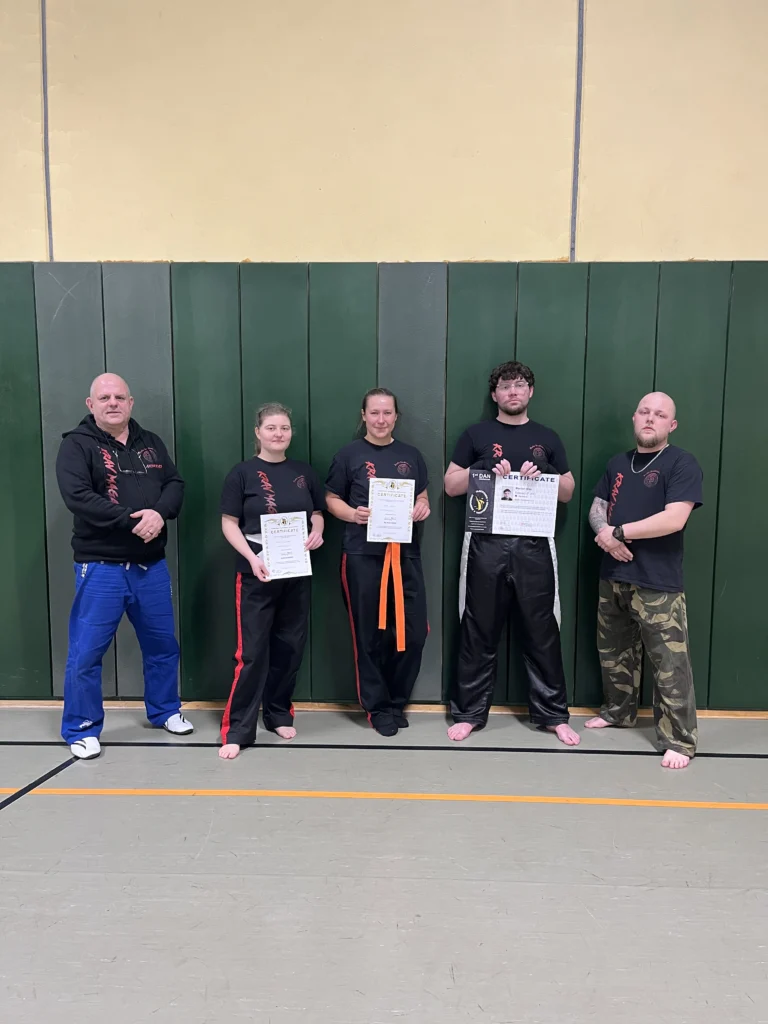 Budo-Sechtem-Bornheim-Kickbox-Prüfung-Dezember- 2025-Gruppenfoto