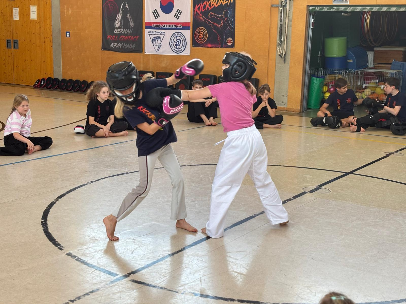 Budo-Sechtem-Bornheim-Prüfungsvorbereitungs-Lehrgang-Kinder-und-Jugendlich-Kickboxen-Krav Maga-Selbstbehauptung-Juni-2026-Bild-1