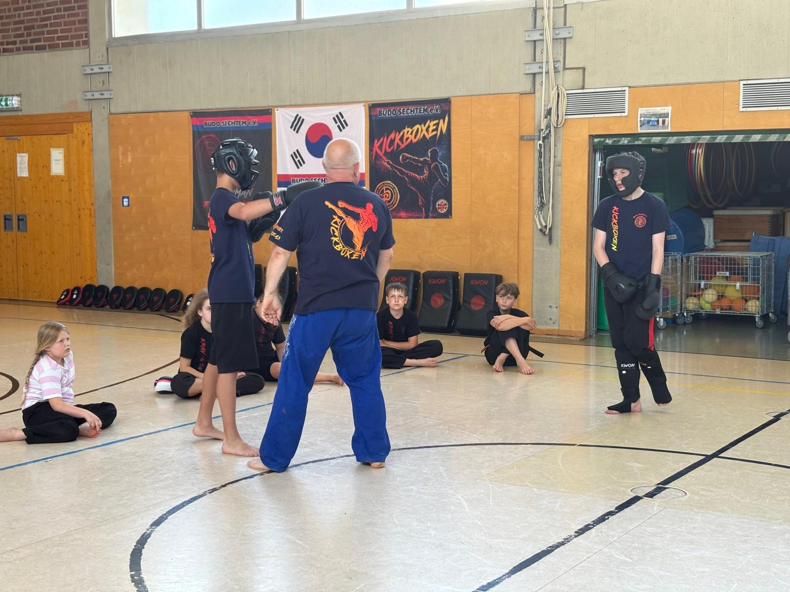 Budo-Sechtem-Bornheim-Prüfungsvorbereitungs-Lehrgang-Kinder-und-Jugendlich-Kickboxen-Krav Maga-Selbstbehauptung-Juni-2026-Bild-2