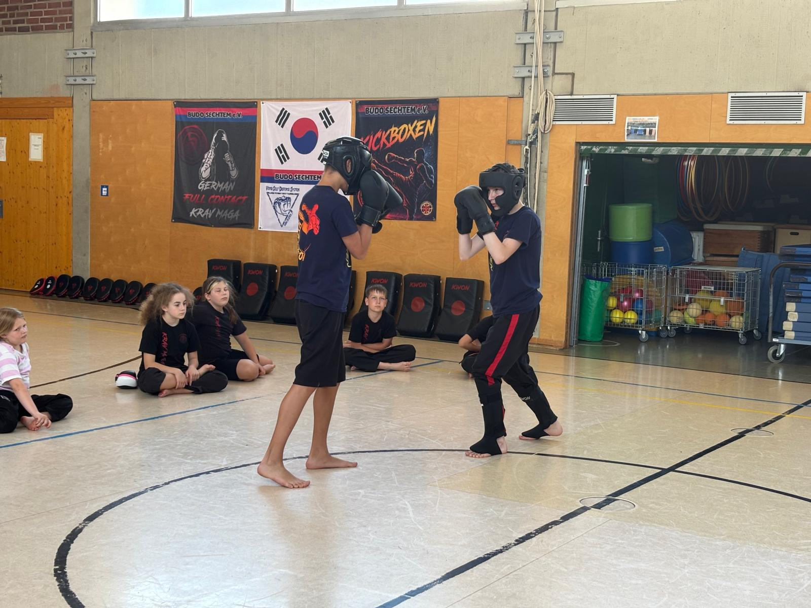 Budo-Sechtem-Bornheim-Prüfungsvorbereitungs-Lehrgang-Kinder-und-Jugendlich-Kickboxen-Krav Maga-Selbstbehauptung-Juni-2026-Bild-4