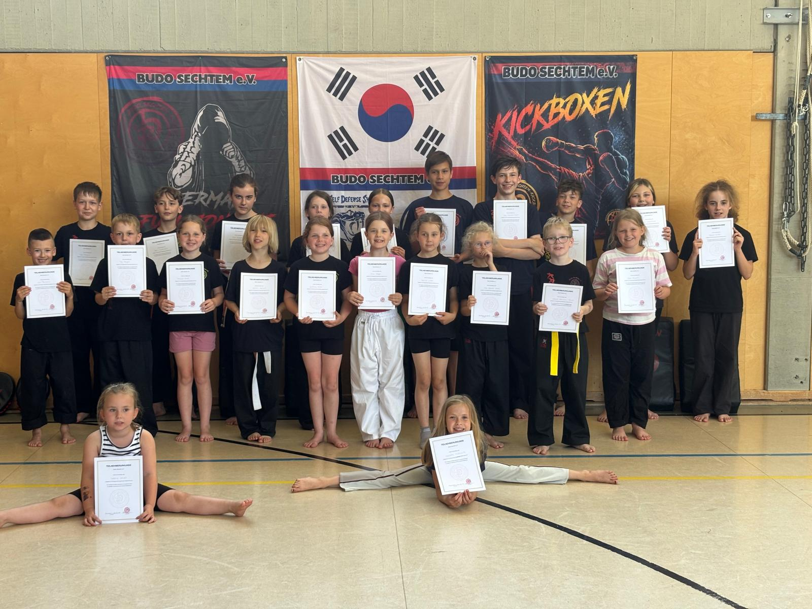 Budo-Sechtem-Bornheim-Prüfungsvorbereitungs-Lehrgang-Kinder-und-Jugendlich-Kickboxen-Krav Maga-Selbstbehauptung-Juni-2026-Gruppenfoto